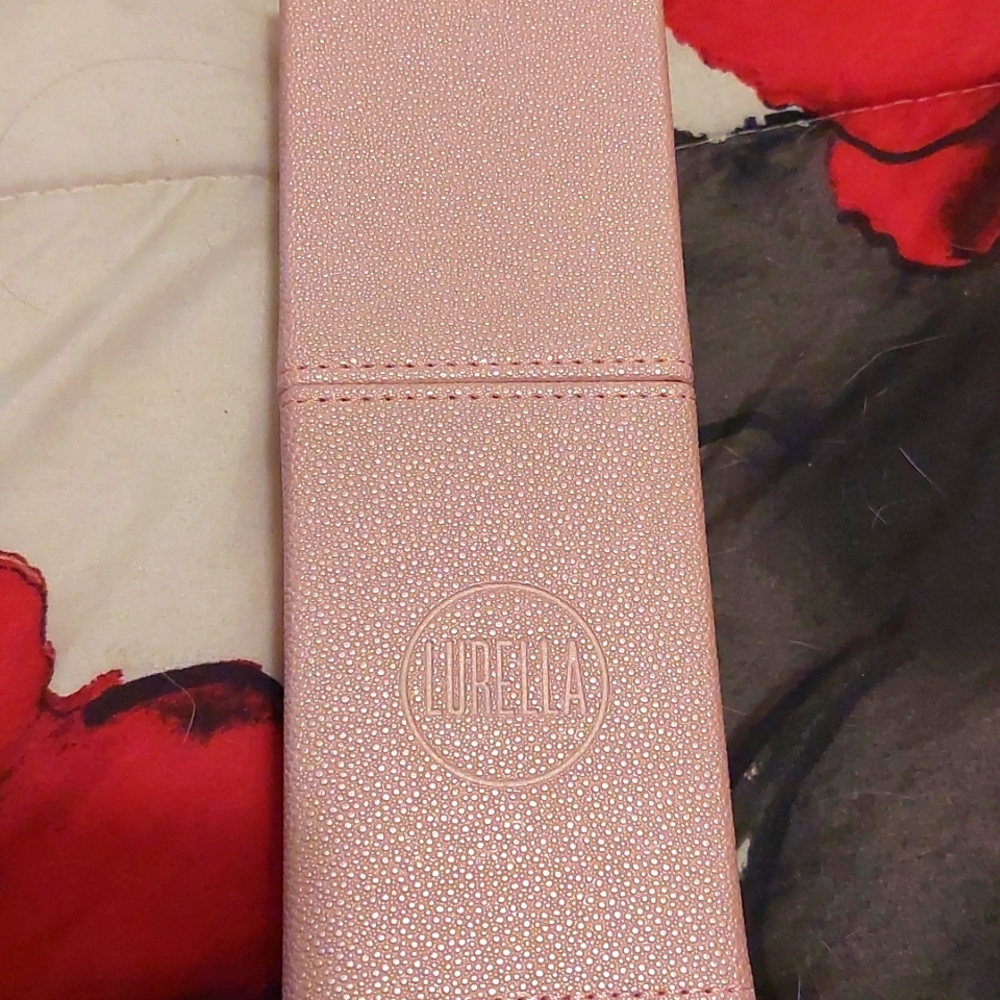 Makeup brushes w case